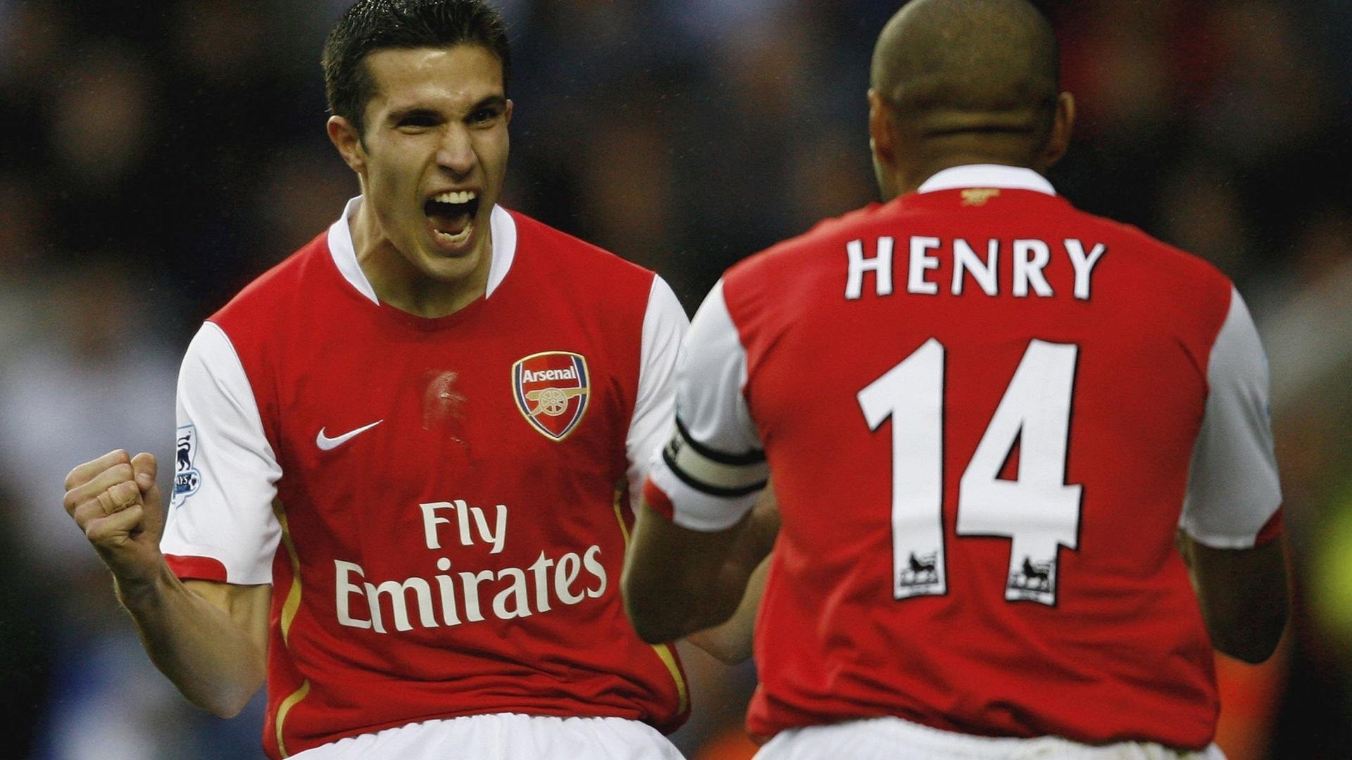 “泥浆飞扬:雨后泥地的疯狂追逐”,泥浆视频